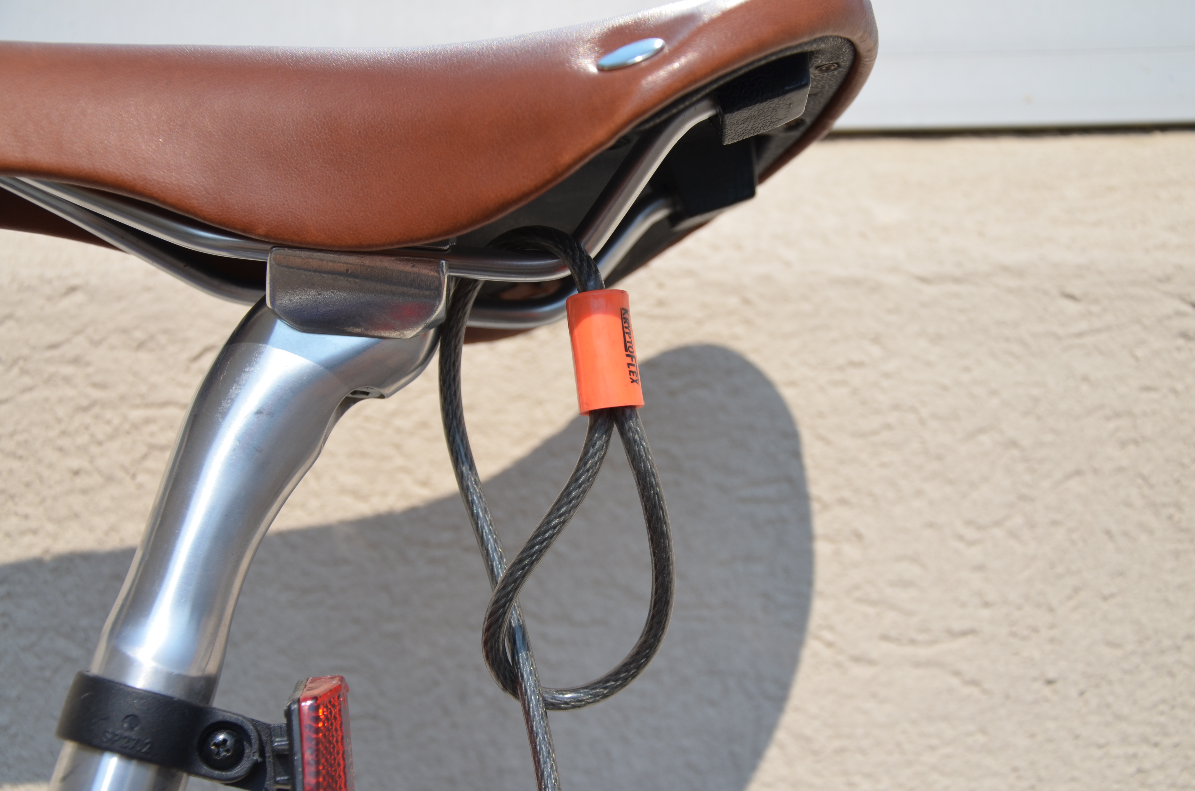 bike seat lock cable